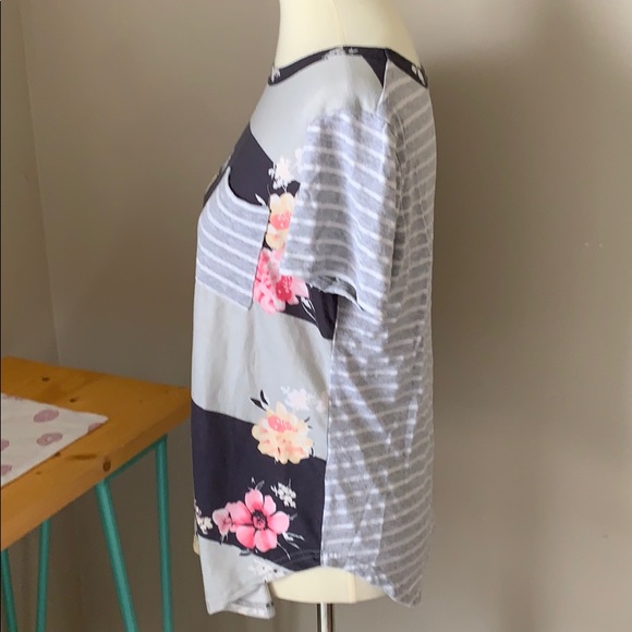 SHEIN‎ Size Large Floral Striped Short Sleeve Tee - Picture 3 of 9